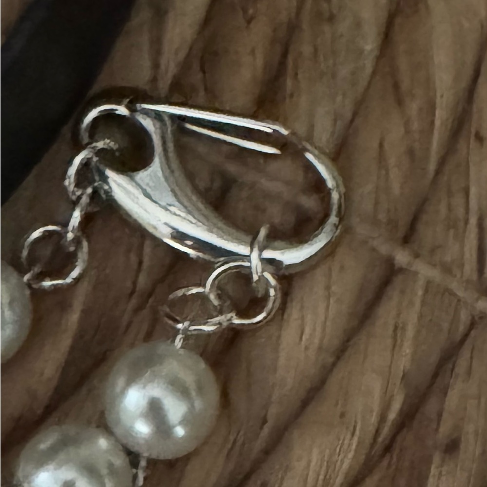 Hand-Assembled Pearl Necklace - Picture 3 of 6